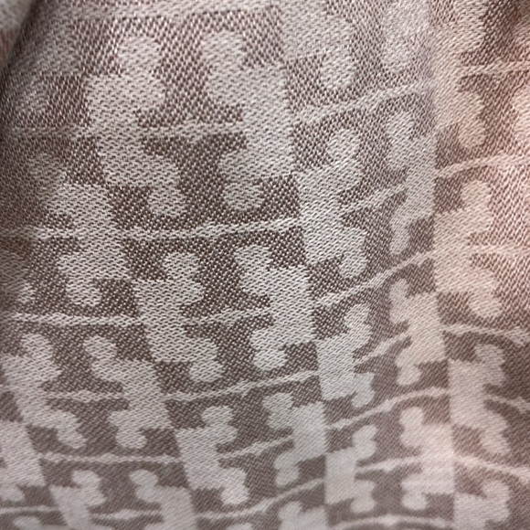 Tory Burch Mosaic logo jacquard scarf - Picture 6 of 6